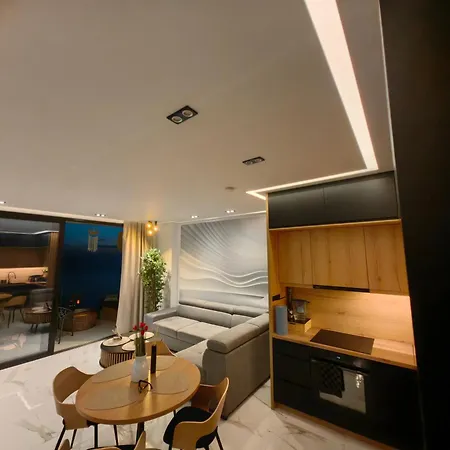 Luxury Panorama View With A Pool *