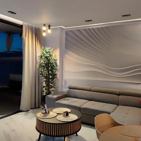 Luxury Panorama View With A Pool *