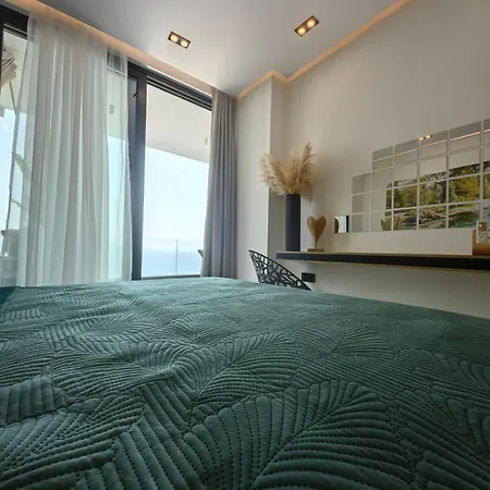 Luxury Panorama View With A Pool Appartamento